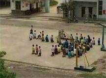郴州30余小学生集体罚跪操场，体罚真的好吗？