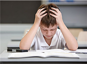 如何借助青少年厌学心理咨询让孩子主动学习
