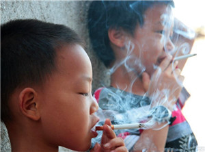 父母发现孩子抽烟该怎么说 如何引导孩子