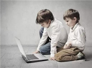 孩子沉迷网络游戏？学学别的父母怎么引导网瘾孩子