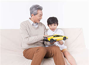 爷爷奶奶带的孩子变成了这样，家长还不知道问题出在了哪里？