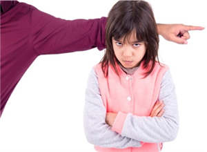 孩子亲情冷漠，是受父母哪些极端举动的影响？