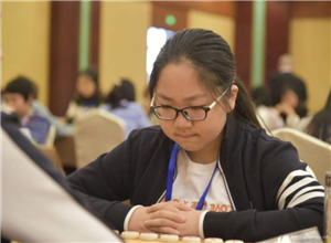 宁波12岁女孩成全国较年轻象棋国家大师：休学一年每天特训