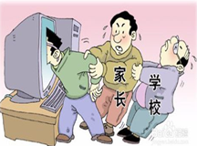 为让儿子戒网瘾 父陪子一起读高中考大学