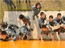 百度推广戒网瘾特训学校审核过程遭质疑：不同的名字其实是一所学校