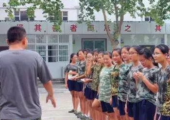 曝光:江西戒网瘾学校_南昌豫章书院戒网瘾机构办学黑幕(5)