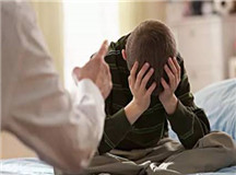 青春期的孩子遭遇父母离异，怎样减少对他的影响和伤害