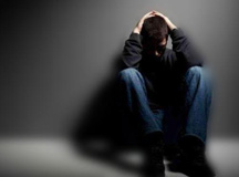 青春期叛逆与抑郁症的关系，抑郁症能自愈吗？看抑郁症产生的4种原因