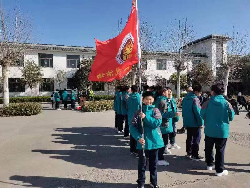 潍坊潍城教育寄宿小学：小学爱攀比怎么办?