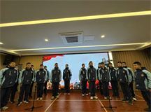 15岁孩子叛逆打骂父母，父母该狠心时就得狠心