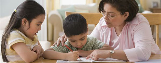 <b>孩子做作业依赖父母怎么办 当心孩子过度依赖导致厌学</b>