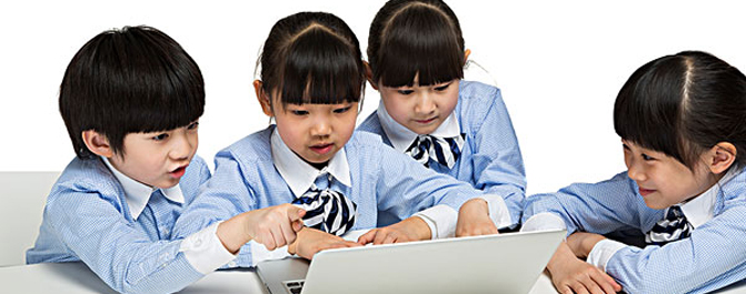 <b>戒网瘾专家支招：孩子沉迷网络危害身心健康 家长这样做就对了</b>