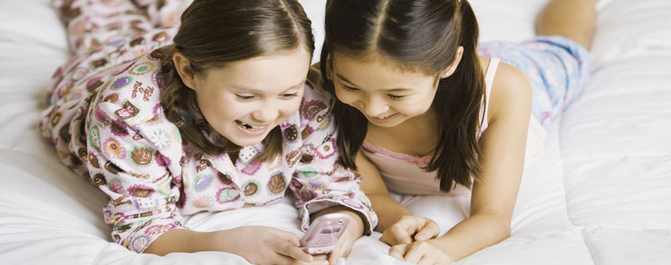 寒假孩子睡懒觉玩网络游戏|手机送去补习班 家长可另做选择