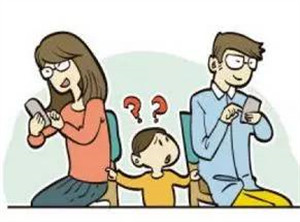 较新调查显示：低头族父母让孩子觉得自己不如手机不重要