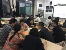 家庭教育新方向标：杭州高新实验学校召开“小组合作探讨式家长会”