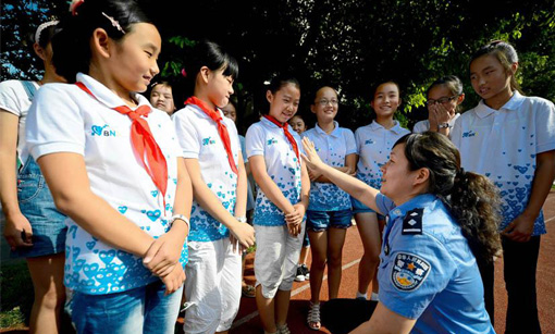 比小李子陪跑22年更戳泪点：Ladygaga奥斯卡为校园性侵发声