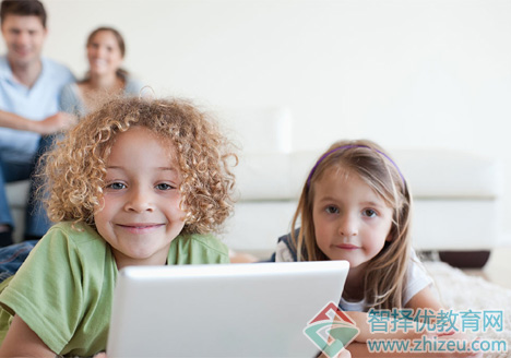 孩子几岁开始使用电脑合适？视孩子的自控能力而定