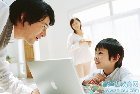 培养孩子上网自制力 父母要抓好两点