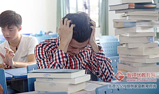 初中生学习成绩下滑厌学情绪严重怎么教育.jpg