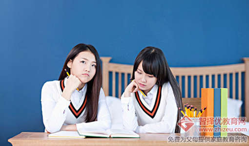 性格孤僻怎么办是如何造成的.jpg