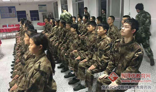中学生孩子厌学产生行为偏差送到叛逆孩子学校.jpg