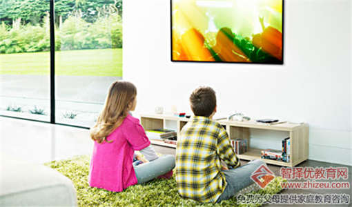 孩子沉迷电视引起注意力不集中影响学习品质.jpg