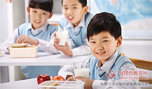孩子做事拖拉没有时间观念都是父母行为影响孩子.jpg