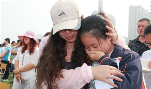 孩子做事拖拉没时间观念是父母行为影响孩子.png