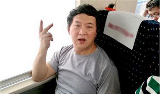 夫妻吵架离家出走最终亲人团聚.png