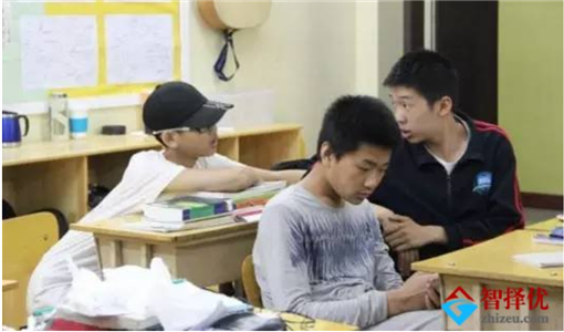 自卑心理性格内向的家庭教育.png