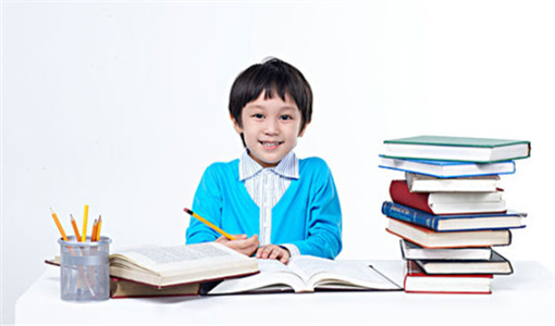 学习压力大需要养成学习习惯并且合理安排时间.jpg