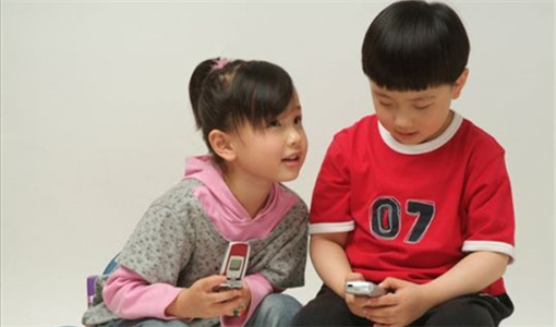 孩子自卑心理与家庭教育相关.jpg