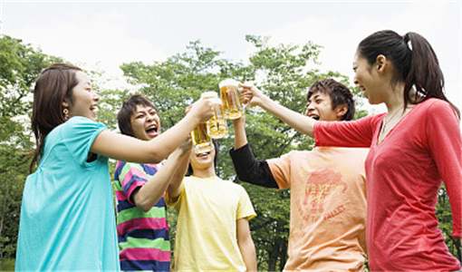 怎样教育喝酒的孩子.jpg