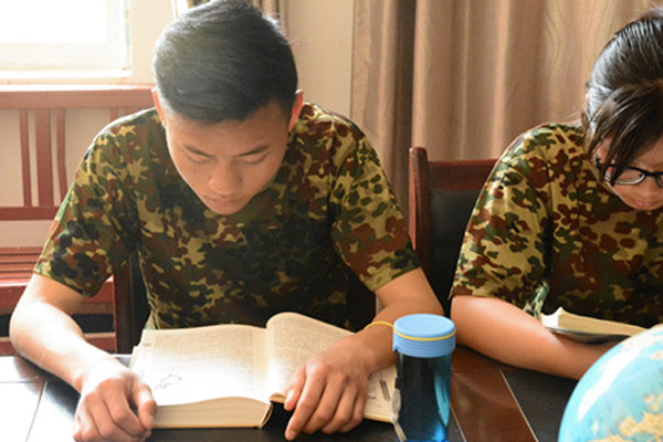 1536311119586480.jpg 湖南善一特训学校图书馆内.jpg